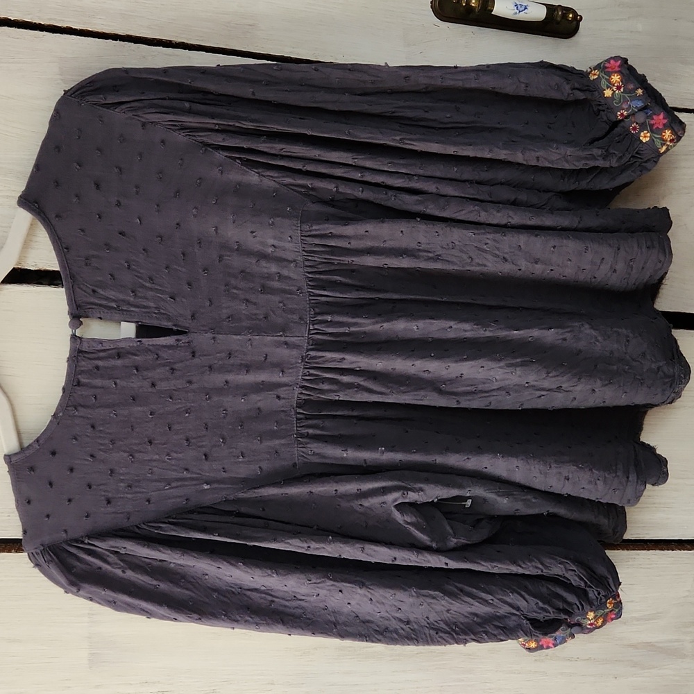 Solitaire Slate Blue Embroidered Blouse Size Medium - Picture 6 of 6